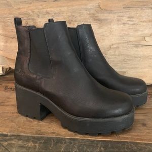 Coolway Faux Leather Chelsea Boot Black